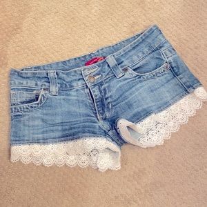 Forever 21 lacey short shorts